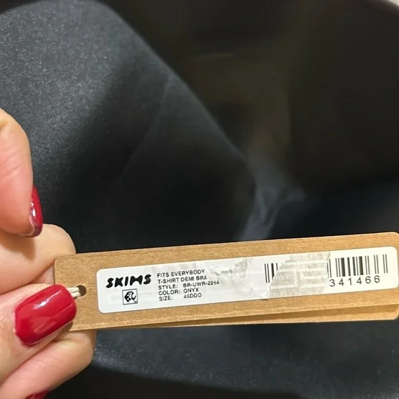 - SKIMS (B24) Underwire Tshirt Bra 46DDD BR-UWR-2294) NWOT - Picture 3 of 3